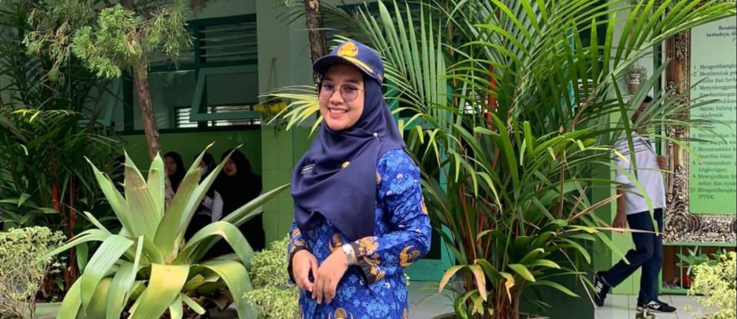 Guru Bahasa Indonesia yang Berprestasi Lewat Puisi: Nola Agustin, S.Pd., Gr.