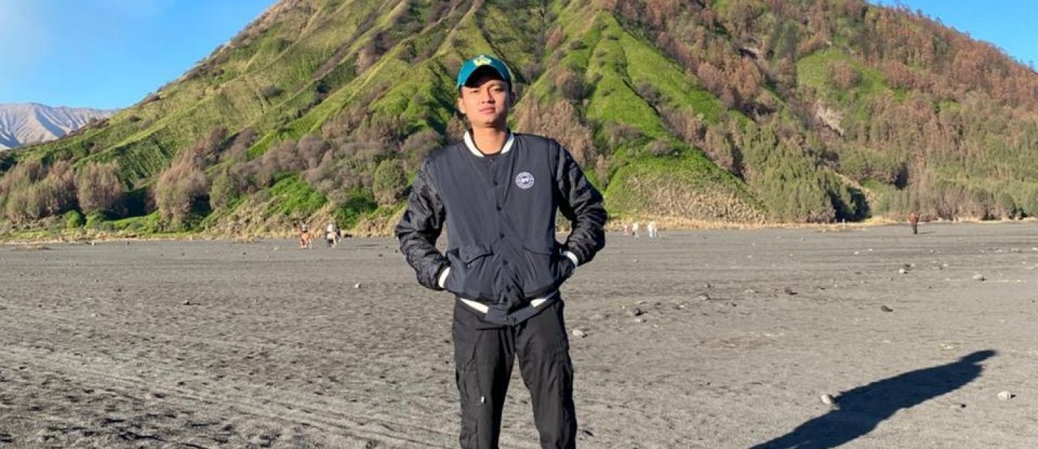 Mengukir Warna, Menjelajah Asa: Sosok Serba Bisa Bakti Andika Alfiraq Fajri, S.Pd.