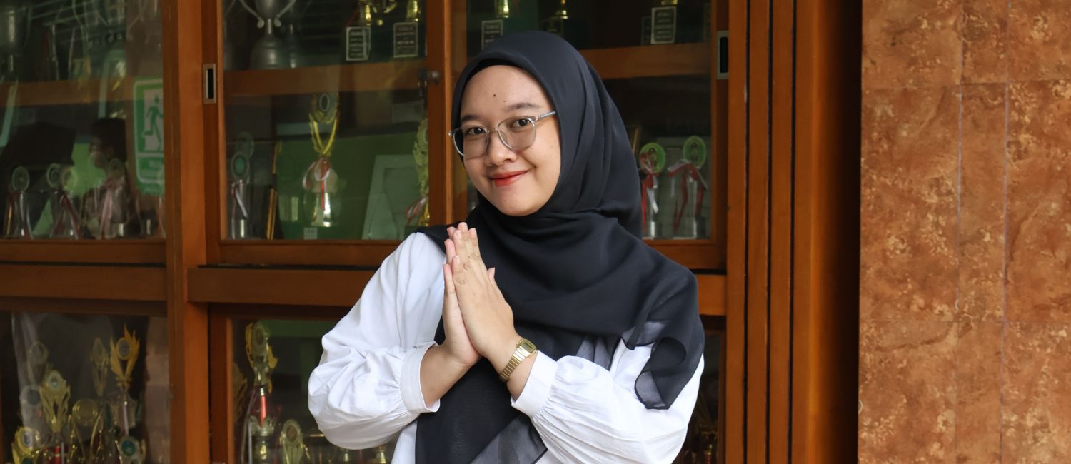 Guru Bahasa Indonesia yang Berprestasi Lewat Puisi: Nola Agustin, S.Pd., Gr.