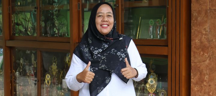 Bu Ayu, Guru BK yang Selalu Semangat!