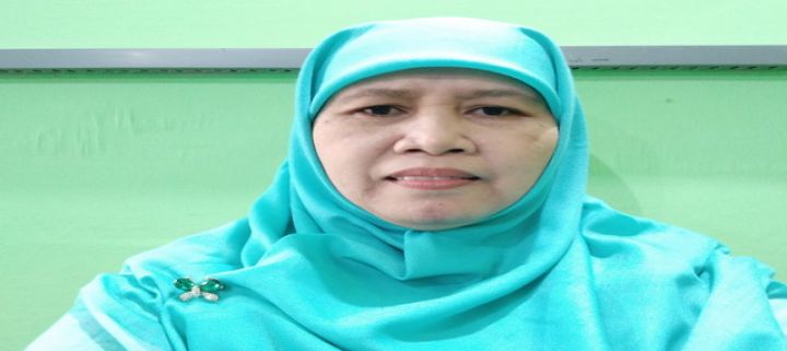  Siti Zunaeroh, S.Pd., Guru Bahasa Inggris yang Hobi Berbisnis