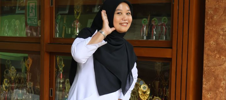Fembriarti Nafiatur Rafi, S.Pd., Guru Bahasa Indonesia Berjiwa Muda
