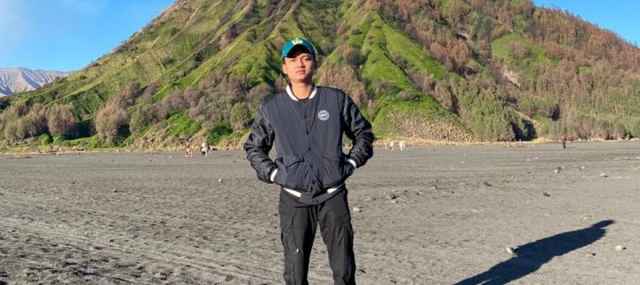 Mengukir Warna, Menjelajah Asa: Sosok Serba Bisa Bakti Andika Alfiraq Fajri, S.Pd.