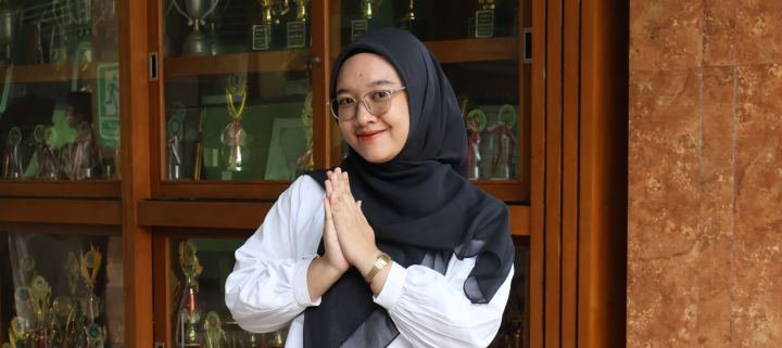 Guru Bahasa Indonesia yang Berprestasi Lewat Puisi: Nola Agustin, S.Pd., Gr.
