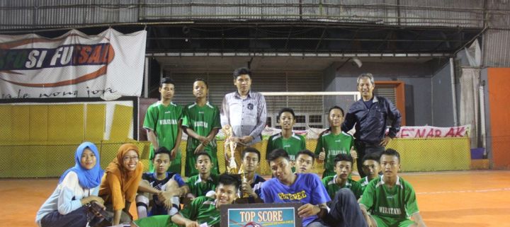 Euforia Kemenangan Tim Futsal Selepas Pertandingan "Sportivo JHS Futsal Club"