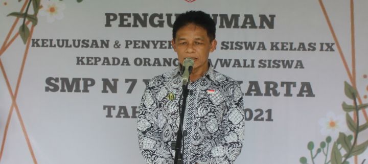 sambutan kepala sekolah penyerahan kembali siswa kelas 9